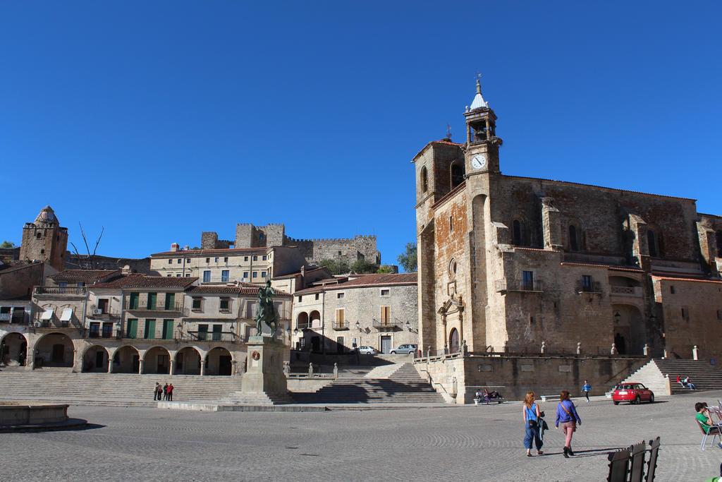 Alojamientos Plaza Mayor ตรูคีโย ภายนอก รูปภาพ